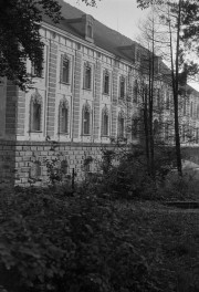 pałac Lobkowitzów - elewacja frontowa, skan 1