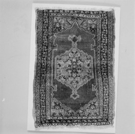 Muzeum Narodowe - Kobierzec modlitewny "Senne" - XIX wiek. Całość., skan 1