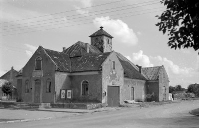 dawny ratusz (?) - widok ogólny, skan 1