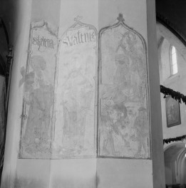 kościół parafialny pw. św. Mateusza - wnętrze: fragment polichromia na filarze, skan 1
