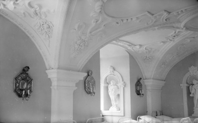 zamek prałata Kubisa - wnętrze fragment, skan 1