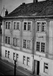 kamienica - elewacja frontowa, skan 1