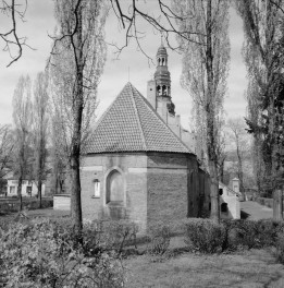 kościół filialny pw. św. Andrzeja - widok od wschodu, skan 1