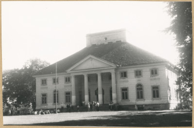 Pałac Firlejów - widok elewacji frontowej, skan 1