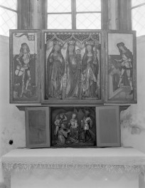 Kościół Najświętszej Marii Panny - wnętrze: tryptyk Marii, św. Katarzyny i św. Barbary (1492 - 93) przeniesiony z Lubania., skan 1