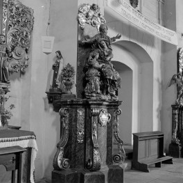 kościół ewangelicki, ob. rzymskokatolicki parafialny pw. św. Michała - wnętrze, skan 1