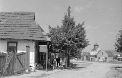 ulica Bardzka - widok w kierunku rynku, skan 1