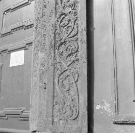 kamienica - portal i jego detal, skan 1