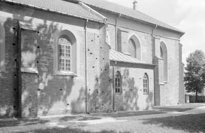 kościół Przemienienia Pańskiego - prezbiterium, elewacja boczna, skan 1