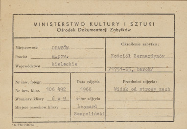 Zespół klasztorny - widok górnej części fasady kościoła - metryczka

 , skan 1