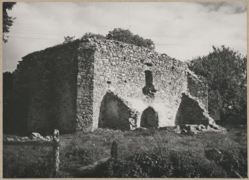 Kościół św. Ducha - widok ruin od płn.-zach., skan 1
