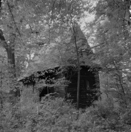 Kościół św. Nepomucena w parku Szczytnickim. Widok ogólny, elewacja boczna., skan 1