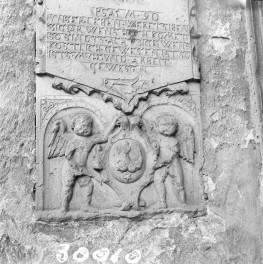 kościół pw. Oczyszczenia NMP - elewacja oraz epitafium, skan 1