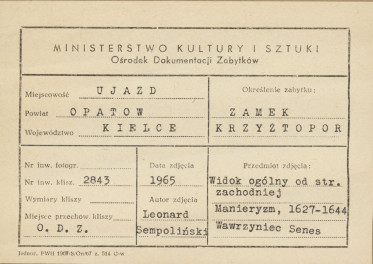 Ruiny zamku  Krzyżtopór  -  widok ogólny od strony  zach., położenie w krajobrazie - metryczka, skan 1