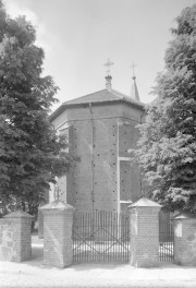 kościół Przemienienia Pańskiego - prezbiterium, elewacja, skan 1