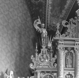Kolegiata Bożego Ciała - ołtarz główny. Fragment lewej części zwieńczenia., skan 1