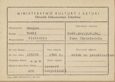 Kościół parafialny - widok na prezbiterium z zewnątrz - metryczka, skan 1
