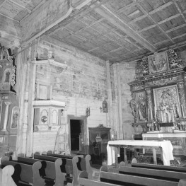 kościół pw. Podwyższenia Krzyża Świętego - wnętrze - prezbiterium - ołtarz główny, skan 1
