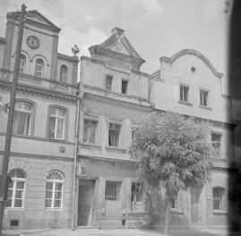 kamienica przy rynku - szczyt, detale, skan 1