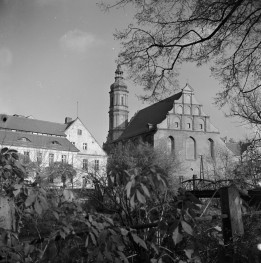 klasztor franciszkanów - elewacja, skan 1