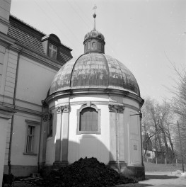 pałac von Strachwitzów - elewacja wschodnia - kaplica von Strachwitzów, skan 1