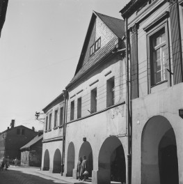 kamienica - elewacja frontowa, skan 1