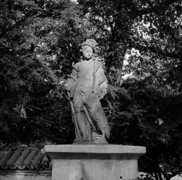 zamek - figura na moście zamkowym, skan 1