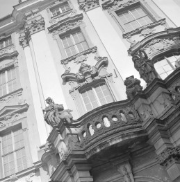 kolegium jezuickie, ob. Uniwersytet Wrocławski - elewacja frontowa, fragment - okna, skan 1