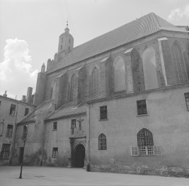 Zespół klasztorny Sióstr Miłosierdzia - elewacja płd. , skan 1