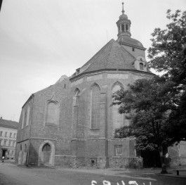 kościół pw. Wniebowzięcia NMP - elewacja prezbiterium, skan 1