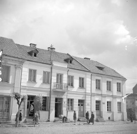 rynek - kamienica, elewacja frontowa, skan 1
