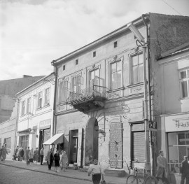 kamienica - elewacja frontowa, portal, skan 1
