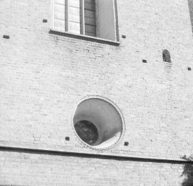 Kościół Wniebowzięcia Najświętszej Maryi Panny - fasada zachodnia z rozetą., skan 1