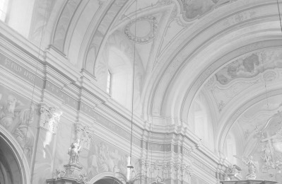 zespół klasztorny Bernardynów, kościół, ob. parafialny pw. Przemienia Pańskiego i św. Michała Archanioła -wnętrze: fragment sklepienia nawy głównej, skan 1