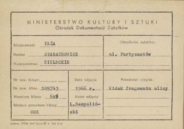 Widok fragmentu ulicy z zabudową - metryczka, skan 1
