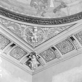 pałac - wnętrze, sala balowa, narożnik stropu, skan 1