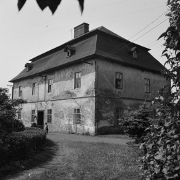 zamek - elewacja boczna i frontowa, skan 1