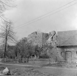 zamek Podskale - ruina - fragment, skan 1