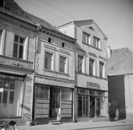 kamienica - elewacja frontowa, skan 1