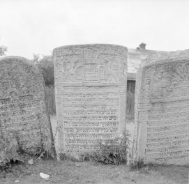 Cmentarz, Kirkut - macewy, skan 1