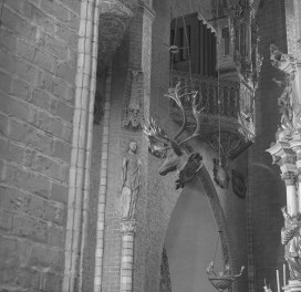 Kościół Wniebowzięcia Najświętszej Maryi Panny - wnętrze. Fragment prospektu organowego., skan 1