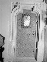 katedra św. Stanisława i św. Wacława - portal do biblioteki, skan 1