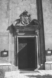 kościół popijarski - portal główny, skan 1