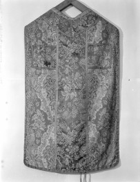 klasztor Benedyktynek - zbiory - ornat, skan 1