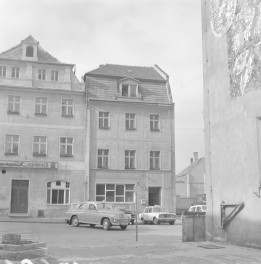 Pierzeja - kkamienice. Elewacje frontowe z mansardami., skan 1