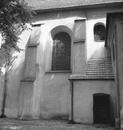 Kościół św. Marii Magdaleny i Bożego Ciała - elewacja boczna, skan 1