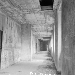 zespół pałacowy - wnętrze: fragment poddasza, skan 1