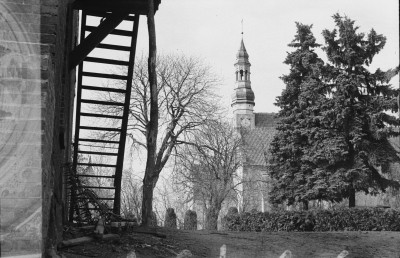 kościół parafialny - elewacja i wieża, skan 1