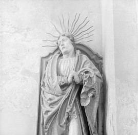 kościół pw. Świętej Trójcy - wnętrze: figura św. Jana - fragment, skan 1