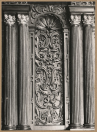 Katedra - wnętrze, prezbiterium, fragment zaplecka stalli, skan 1